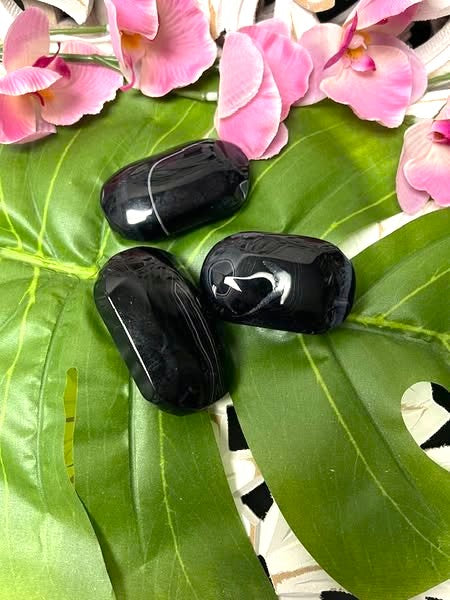 Black Sardonyx Palm Stone