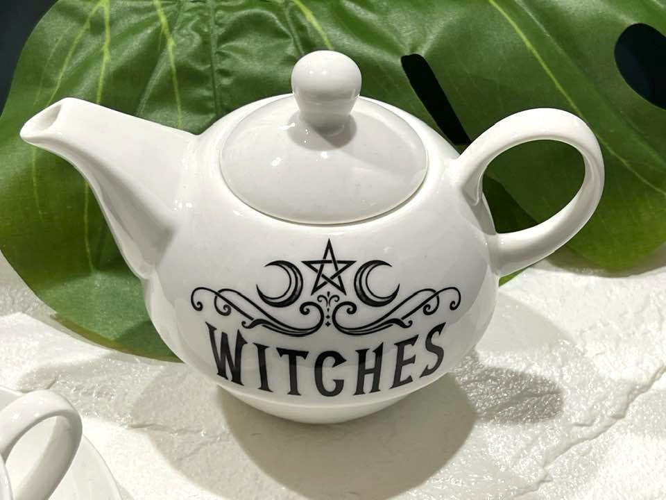 Tea Cup & Pot Set