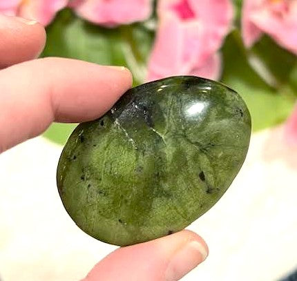 Worry Stone in Rose Quartz, Fluorite, Canadian Jade, Howlite or Yellow Calcite