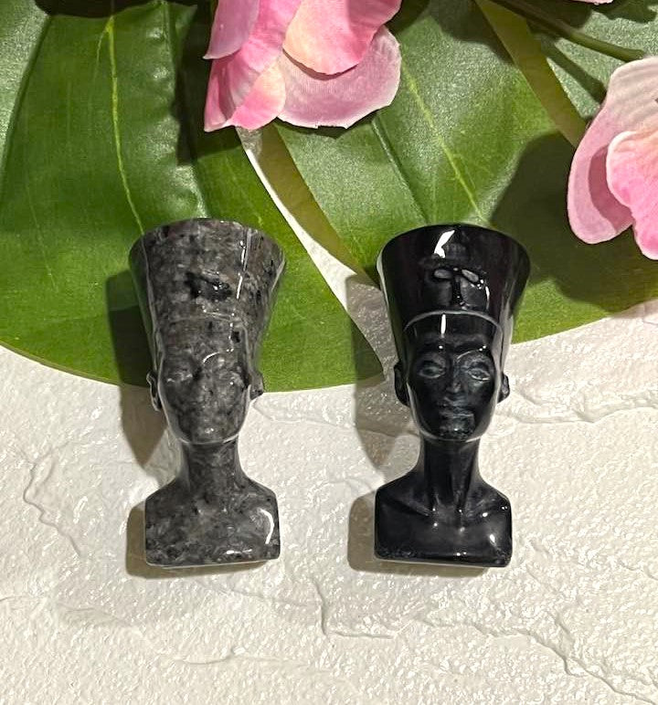 Bust of Nefertiti in Obsidian or Yooperlite