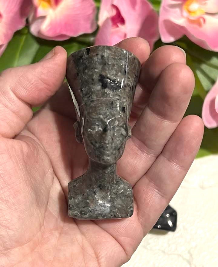 Bust of Nefertiti in Obsidian or Yooperlite