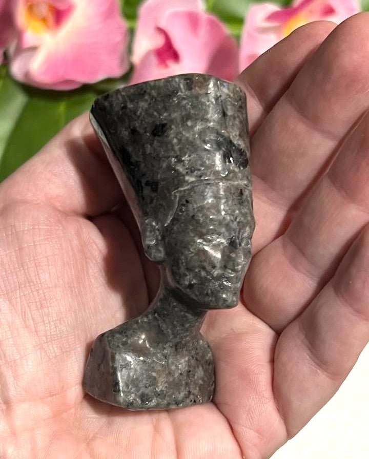 Bust of Nefertiti in Obsidian or Yooperlite
