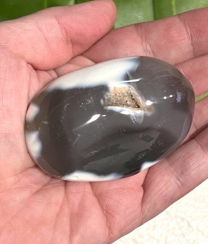 Orca Agate Palm Stone