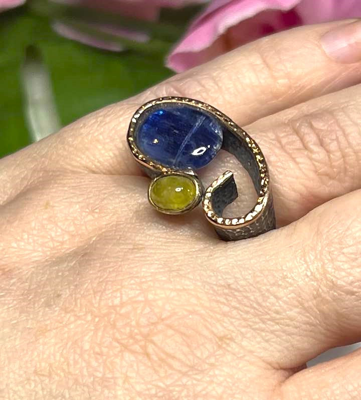 Artisan Turkish .925 Silver Ring with Blue Kyanite and Yellow Tourmaline Size 9