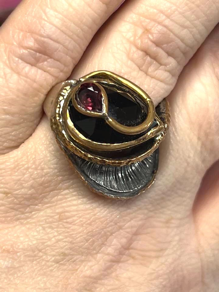 Artisan Turkish Silver Ring with Onyx Lilly and Red Garnet Dew Drop Size 10