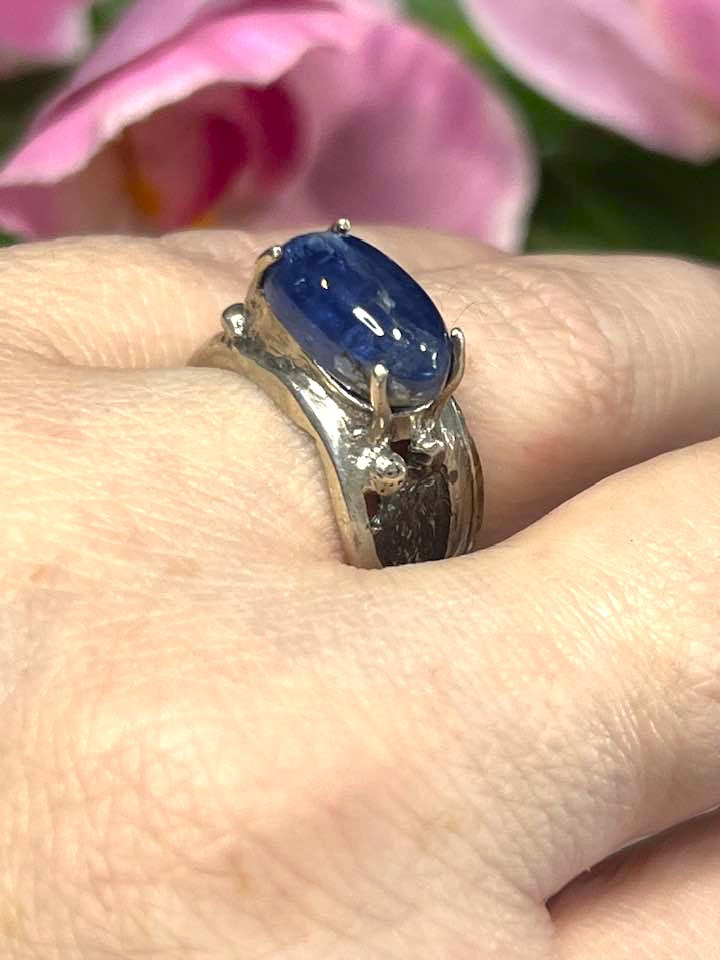 Artisan Turkish Silver with Blue Kyanite Size 8