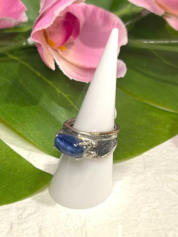 Artisan Turkish Silver with Blue Kyanite Size 8