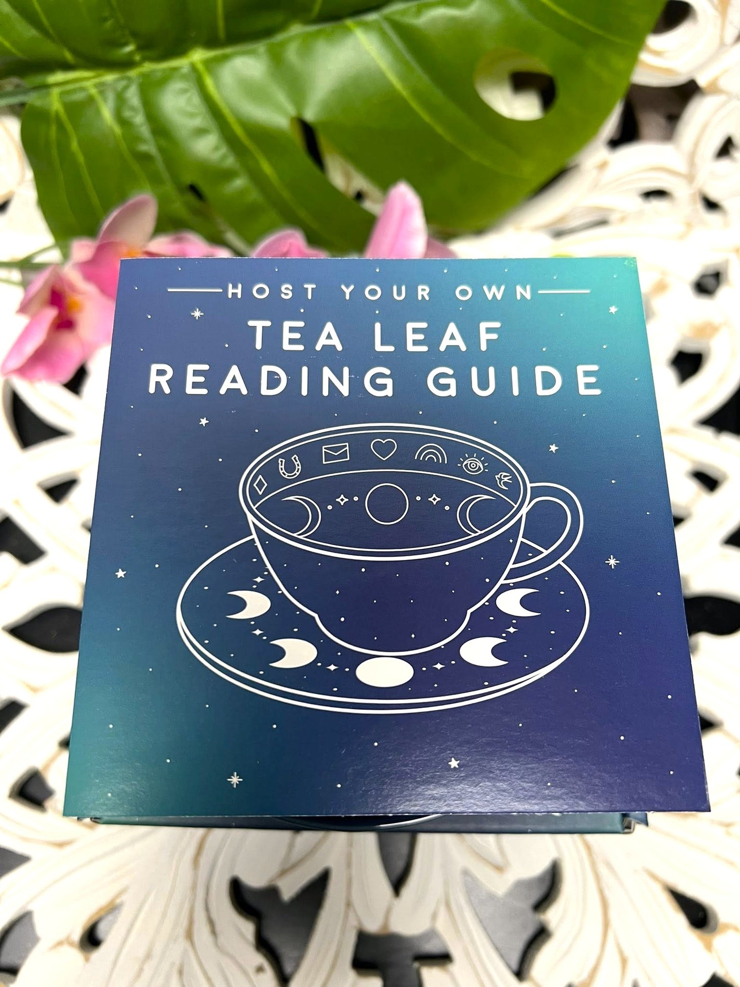 Tea Leaf Reading Cup and Saucer Boxed Set with Guide