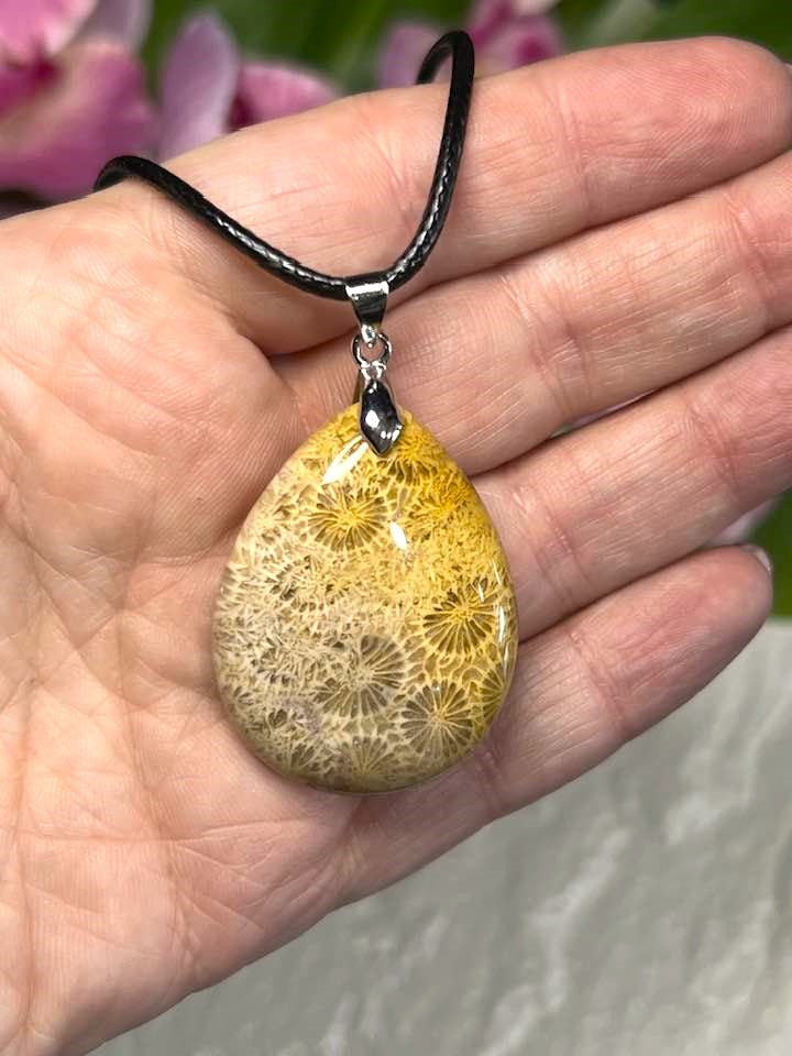 Coral Jade Pendant Necklace for Comfort