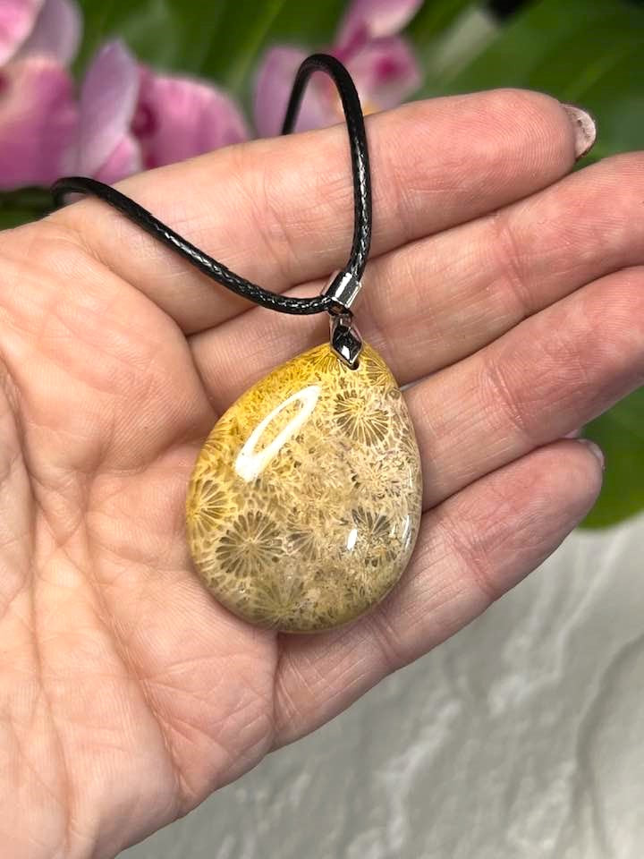 Coral Jade Pendant Necklace for Comfort