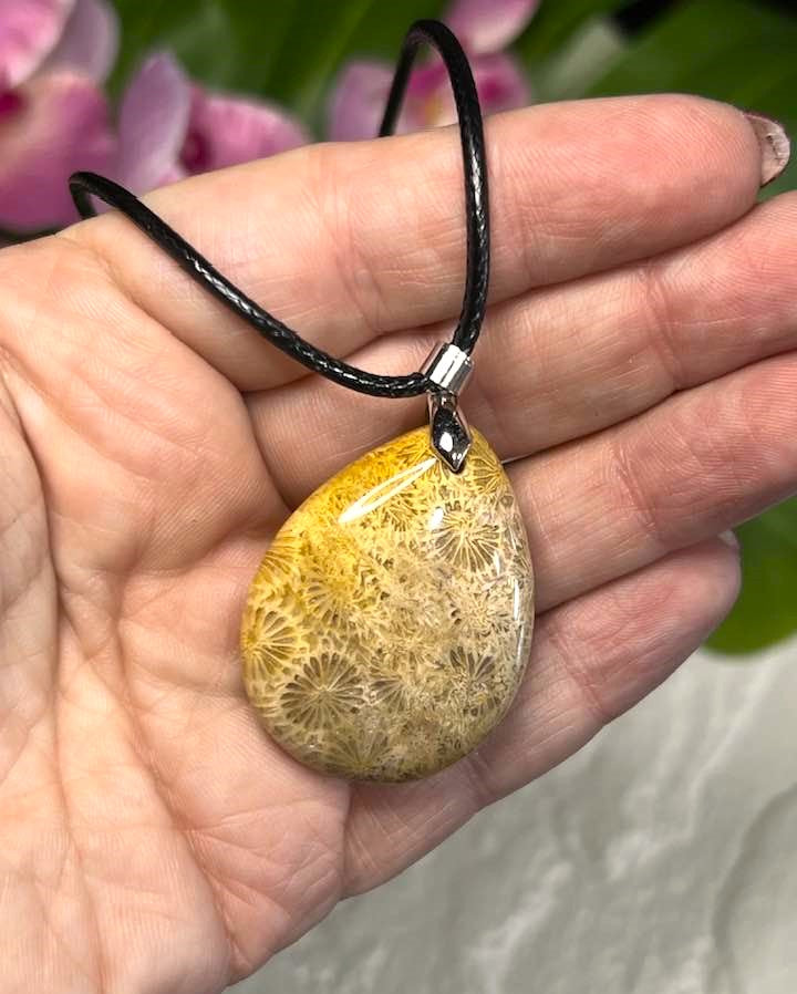 Coral Jade Pendant Necklace for Comfort