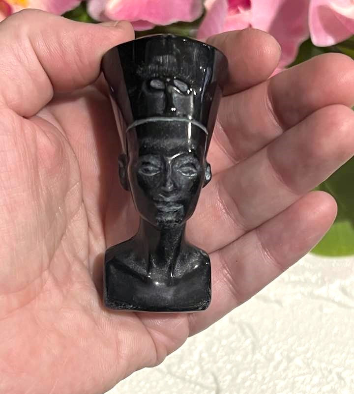 Bust of Nefertiti in Obsidian or Yooperlite
