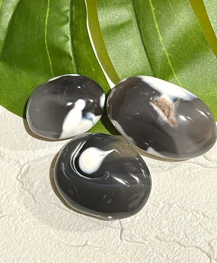 Orca Agate Palm Stone